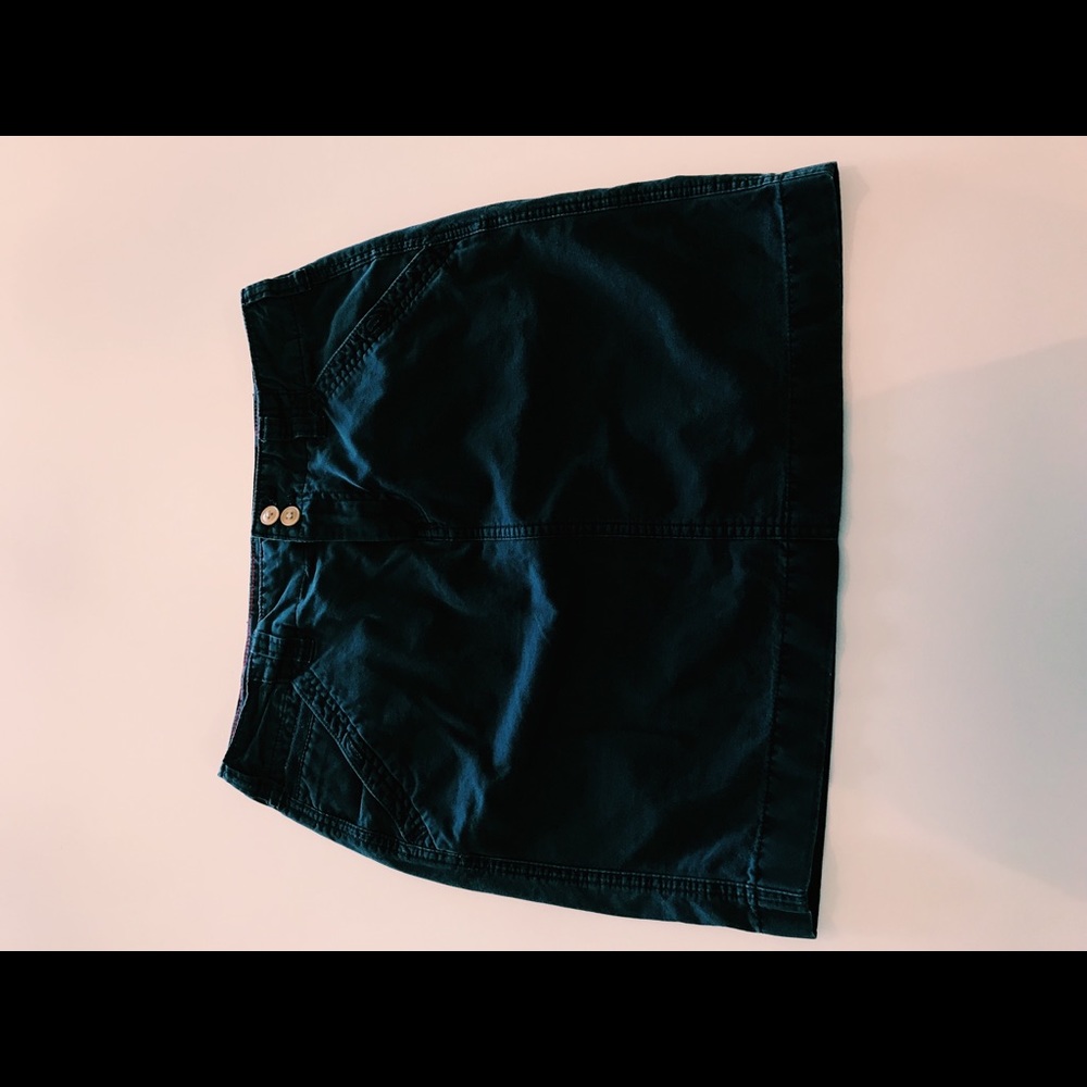 Navy Tommy Hilfiger skirt💫